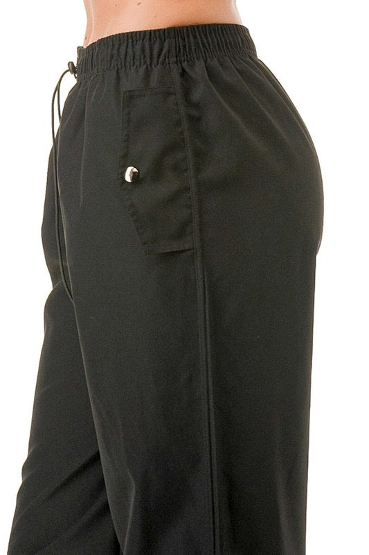 Black Quickdry Parachute Cargo Pants - Ikonik Idoll